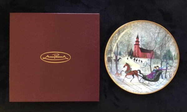 Christmas Night limited edition plate by P Buckley Moss. Early edition in mint condition with box and certificate.